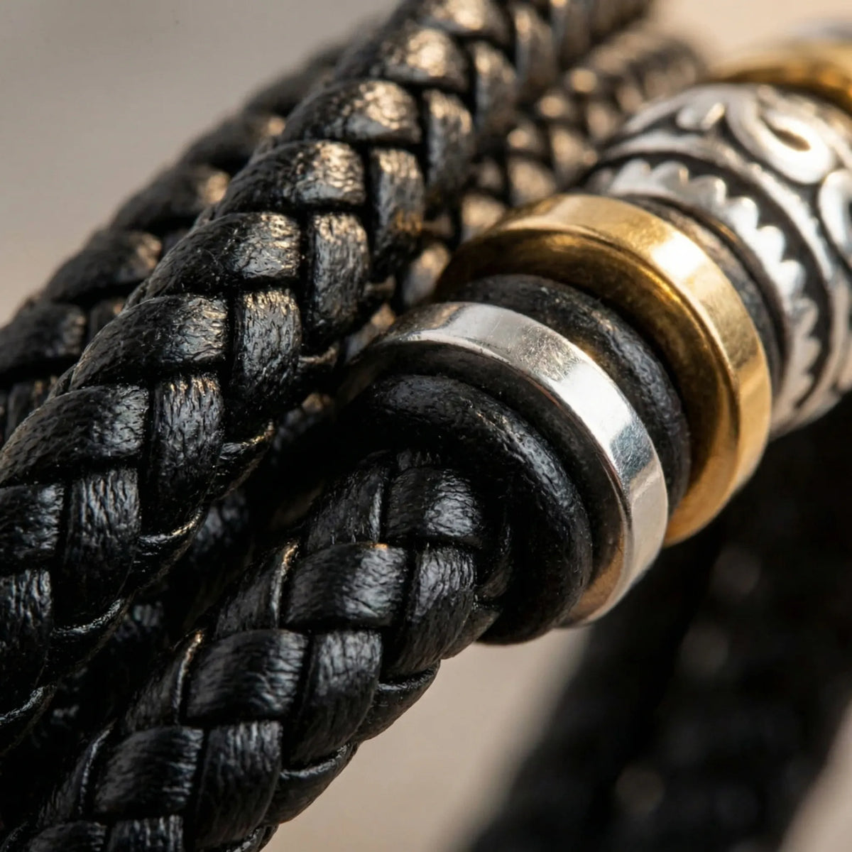刻印入りマルチストランドブレイドブレスレット