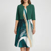 抽象的なプリントのミディ丈ドレス