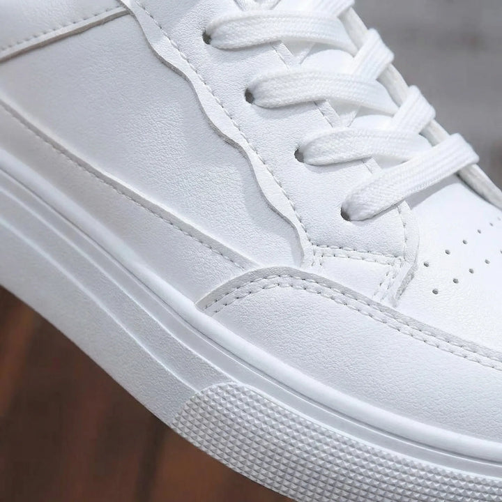Claryve - Low-Top Lace-Up Women's Sneaker
