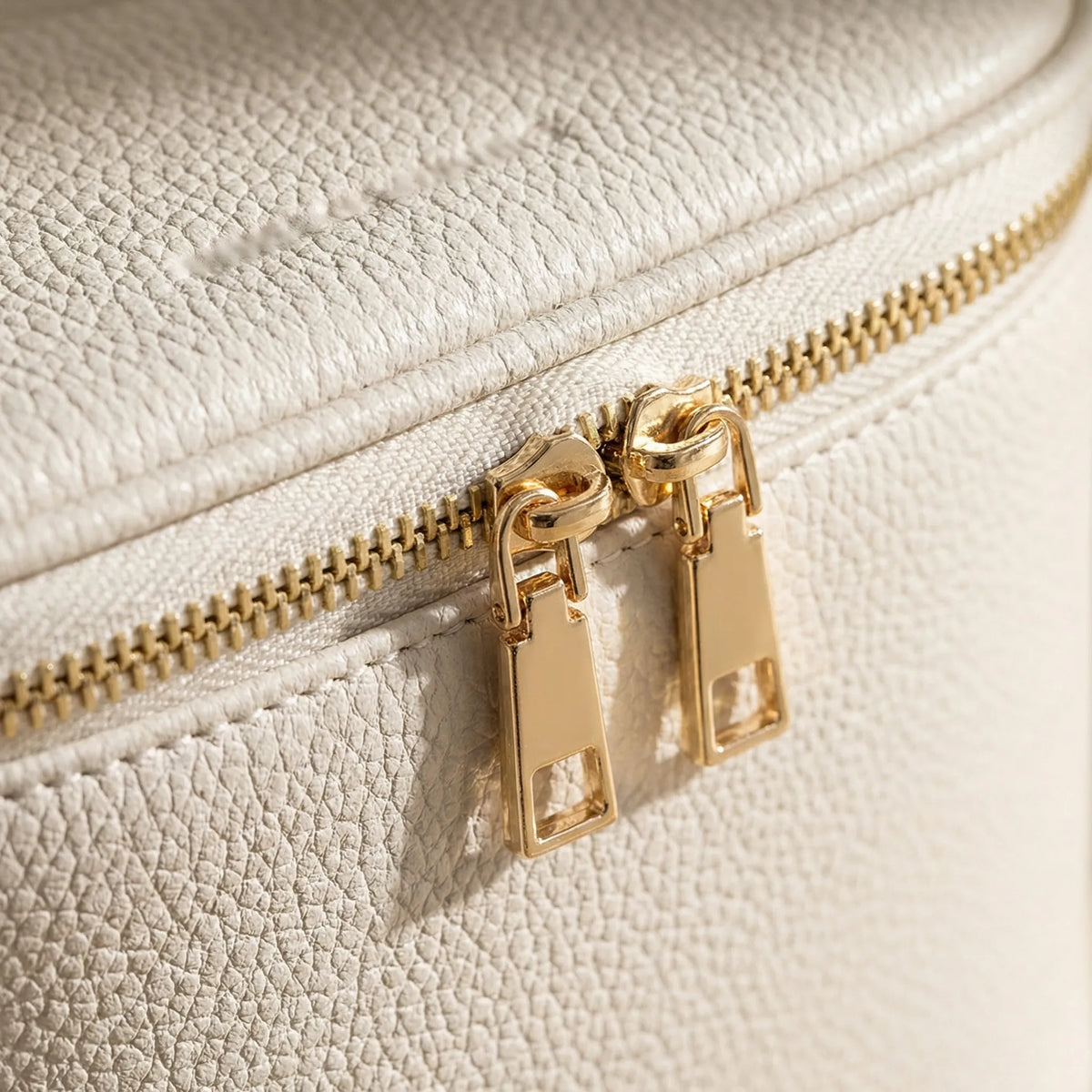 Glamette - Structured Dome-Top Cosmetics Case