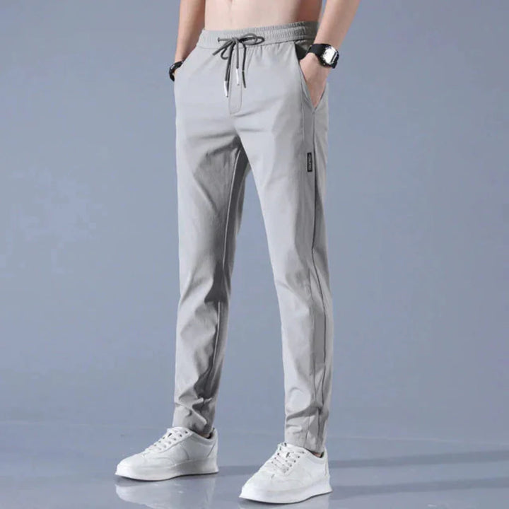 ソフトで快適な男性用チノパンツ