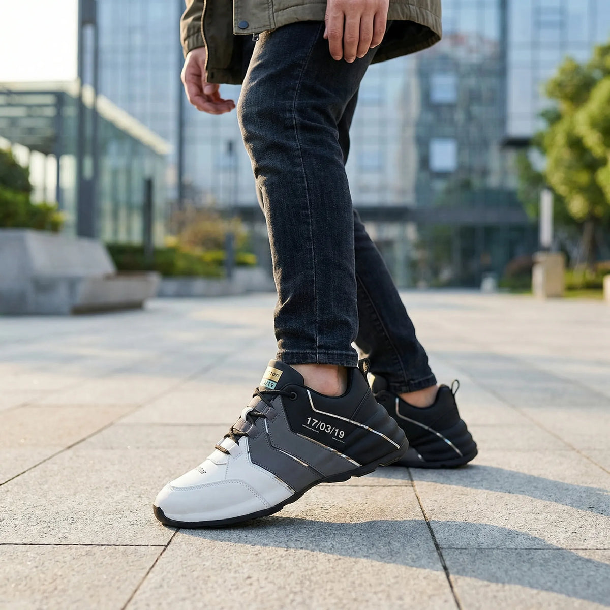 Paxuro - Low-Top Lace-Up Athletic Sneaker