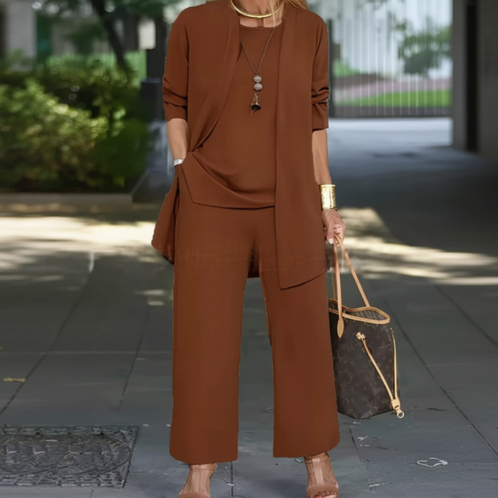 女性用スタイリッシュ洗練された三つ揃いスーツ