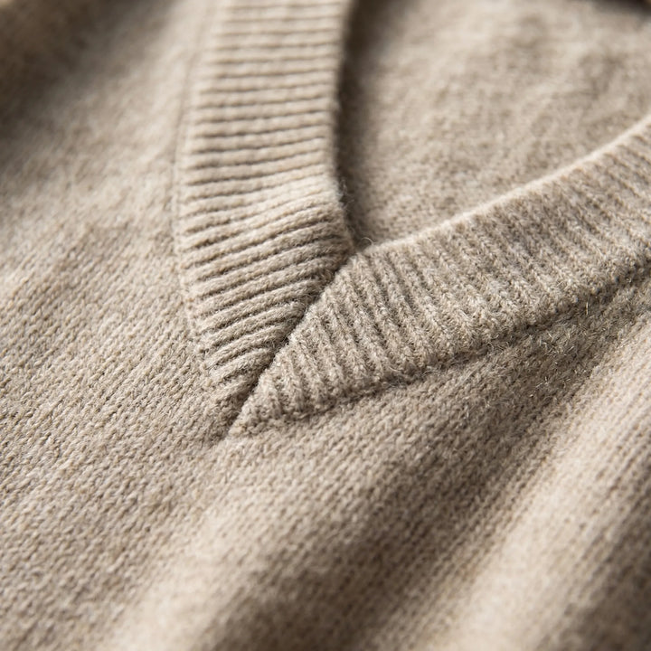 Velnara - Relaxed Fit V-Neck Knit Sweater