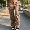 女性のクラシックカーゴパンツ