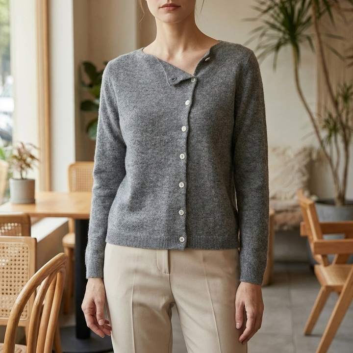 女性のロングスリーブブラウス