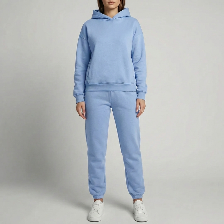 女性用のマッチングフーディーとジョガーセット